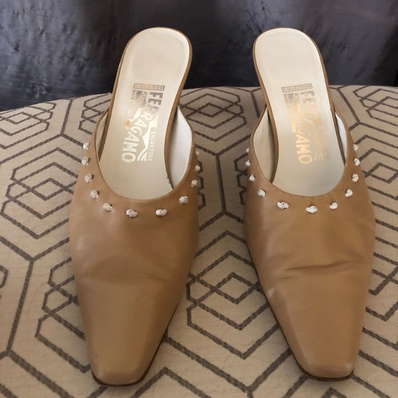 Ferragamo tan kitten heel mule sz 9 - Picture 3 of 6